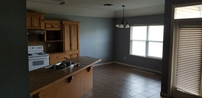 Building Photo - 125 Festival Ln