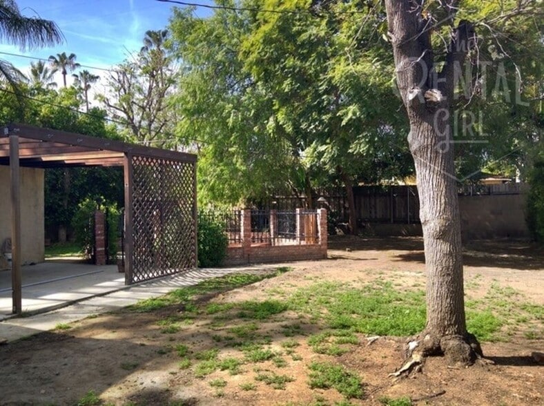 Back Yard - 5723 Stansbury Ave