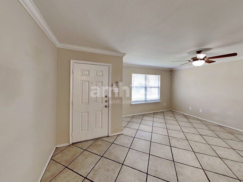 Building Photo - 10711 N Shaenridge