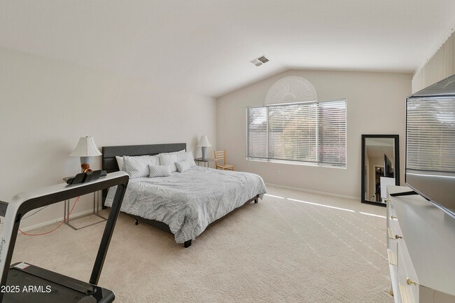 Building Photo - 11115 E Bellflower Ct
