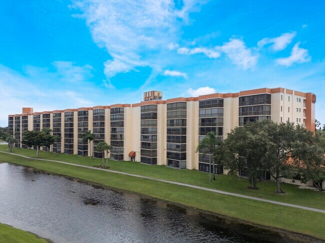 Building Photo - 7380 S Oriole Blvd