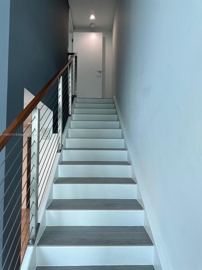 Building Photo - 1080 Brickell Ave