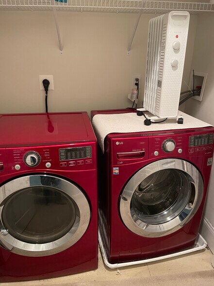 Building Photo - 18865 Bethpage Dr