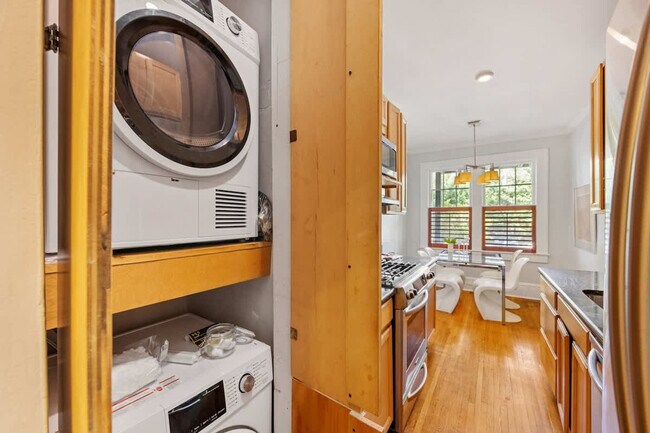 Building Photo - 500 Queens Rd