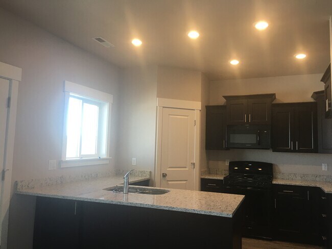 Building Photo - 3059 N 275 E