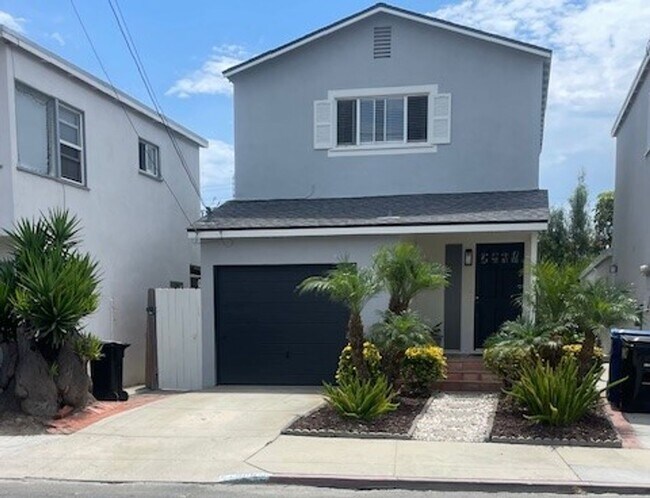 Primary Photo - Gorgeous Hermosa Hills home with spacious ...
