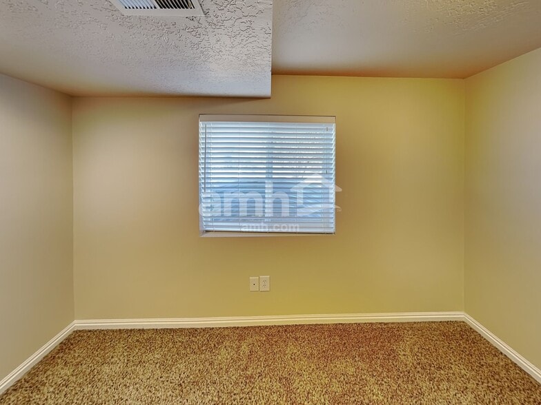 Building Photo - 15121 S Moab Way
