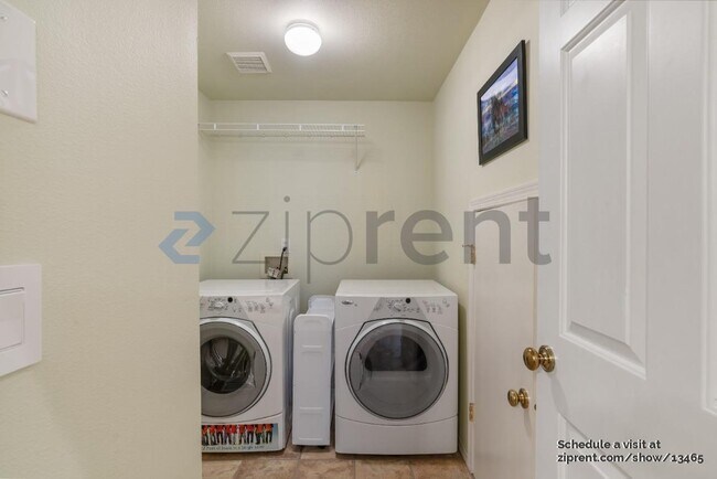 Building Photo - 15150 NE 8th Pl