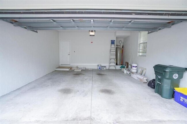 Building Photo - 981 NW 18th Ave