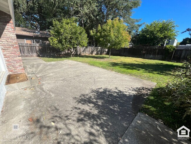 Building Photo - Lovely 3bd/2ba Home in Sonoma!
