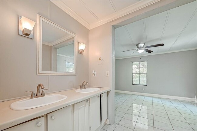 Building Photo - 14572 Hasara Ln