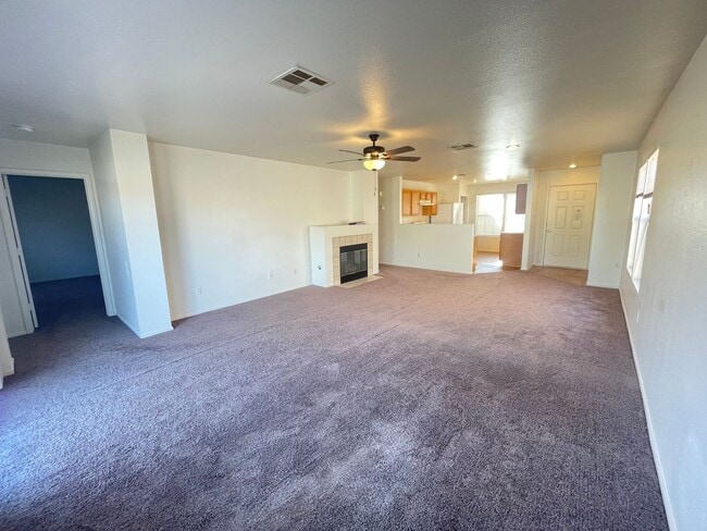 Building Photo - 988 Sky Forest Dr