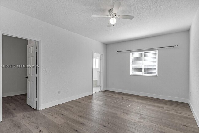 Building Photo - 2312 SE 21st St