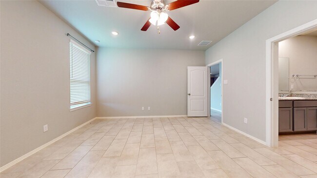 Building Photo - 24702 Crimson Pine Dr