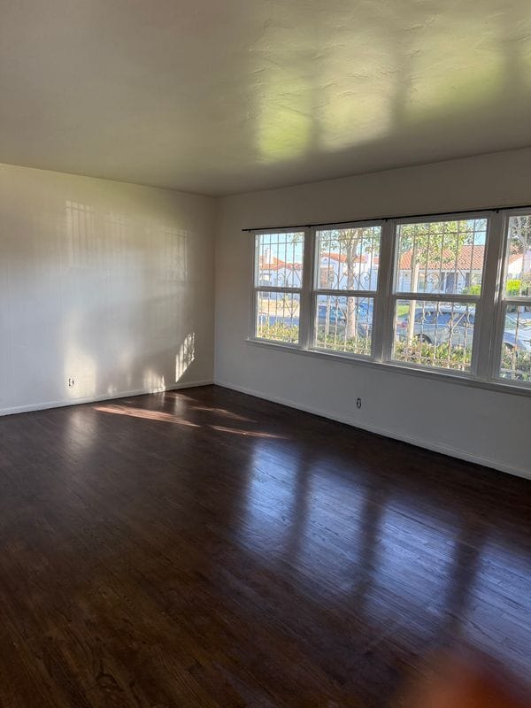 Building Photo - 3311 1/2 West 78th Street