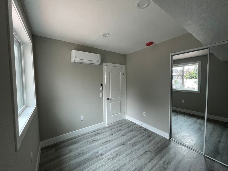 Building Photo - 9411 Burke St