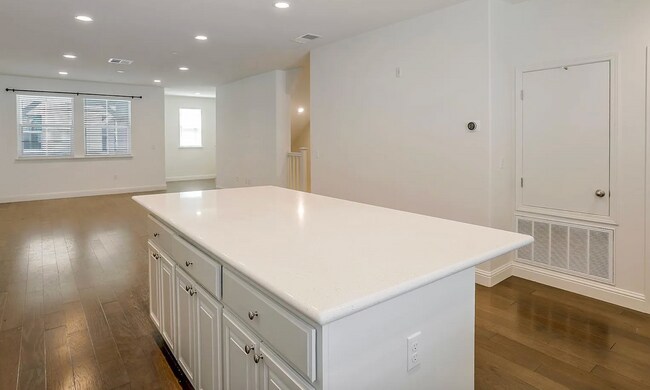 Building Photo - 341 Wild Rose Wy