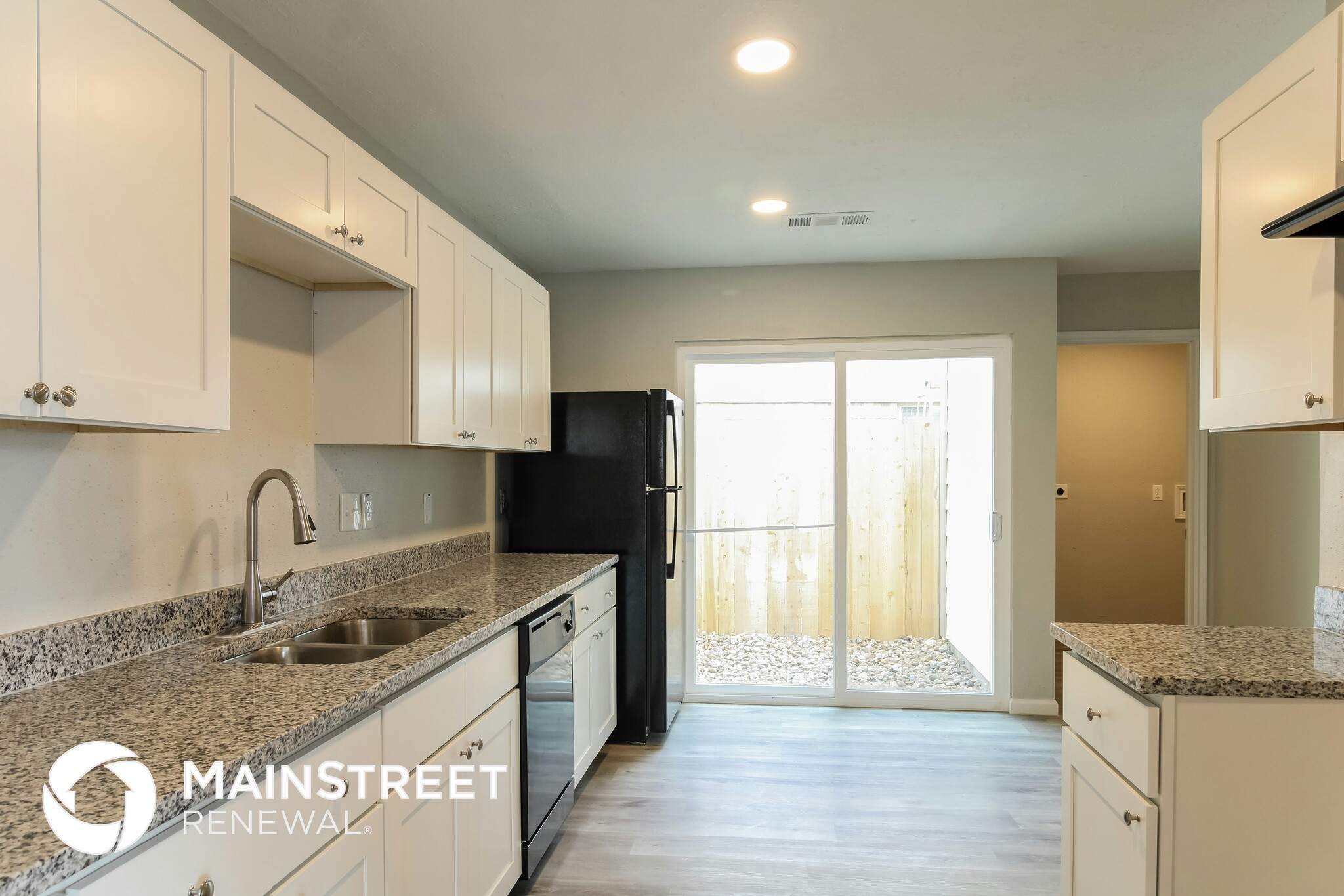 Building Photo - 12418 Meadow Briar Dr