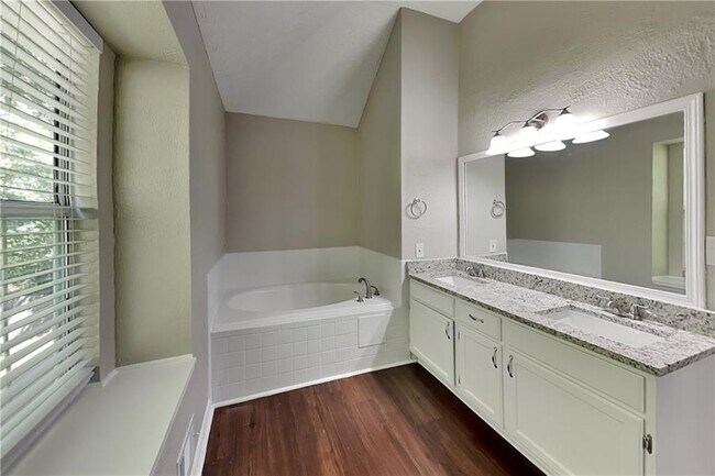 Building Photo - 1787 Ashbury Point Dr