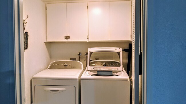 Washer & Dryer - 35200 Cathedral Canyon Dr