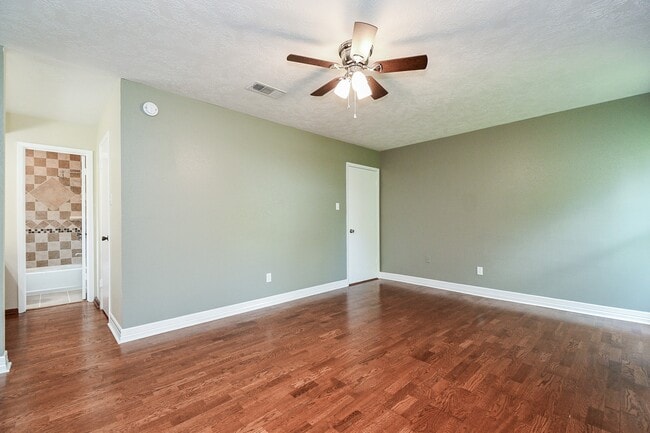 Building Photo - 10426 Alcott Dr