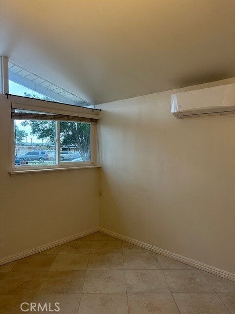Building Photo - 1083 Gilwood Ave