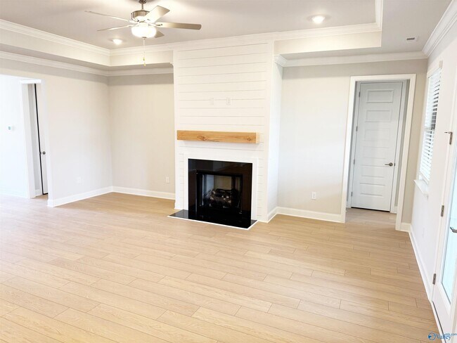 Building Photo - 218 Stockyard Cir