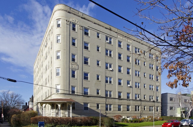 Primary Photo - Frontenac Apartments
