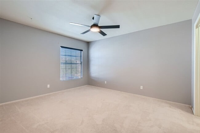 Building Photo - Gorgeous 2 Story Townhome Near Summerlin in Gated Community - (Ready April 1,2026)