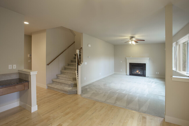 Building Photo - Beautiful 4 Bedroom in Bothell