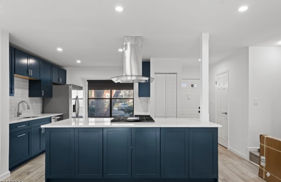 Building Photo - 243 Penns Way