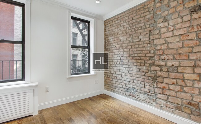 Building Photo - MOTT STREET