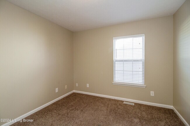 Building Photo - 7913 Kenhurst Dr
