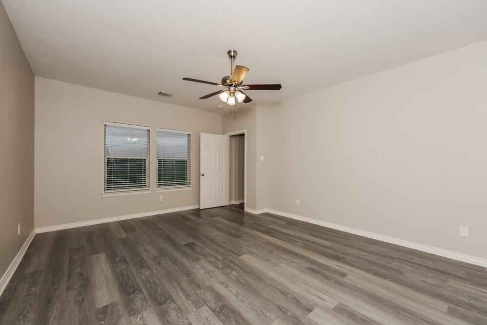 Building Photo - 1106 Longhorn Ln