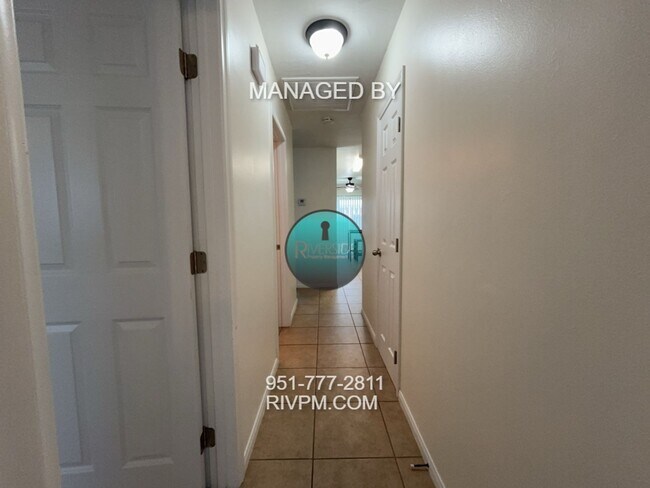 Building Photo - CHARMING 2-BEDROOM CONDO FOR RENT IN RIVER...