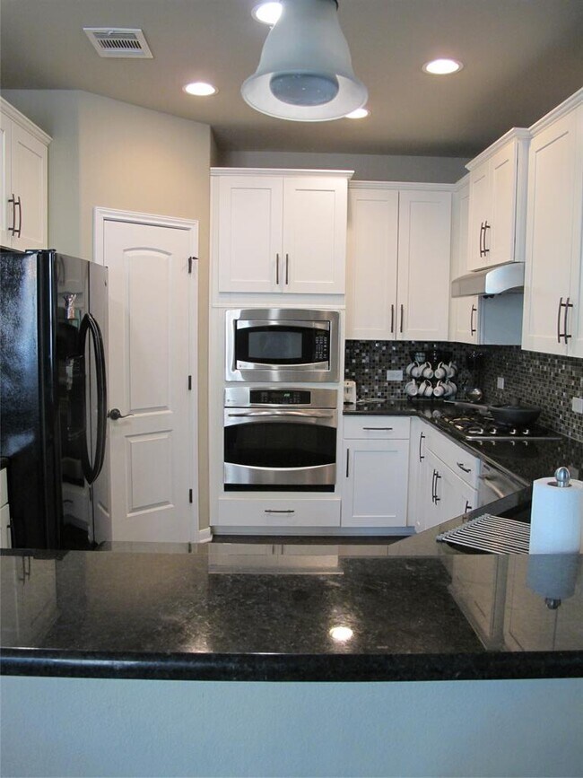 Building Photo - 509 S Meadowlark St