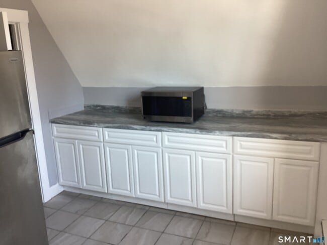 Building Photo - 68 Woodbridge St