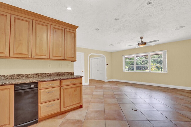 Building Photo - 4529 Square Lake Dr