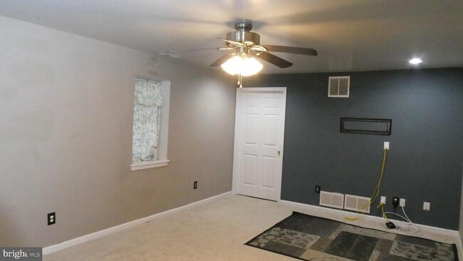 Building Photo - 8515 Preakness Pl