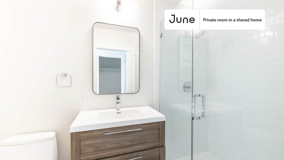 Building Photo - Room in Shared 3 bed/2.5 bath home in Columbia Heights
