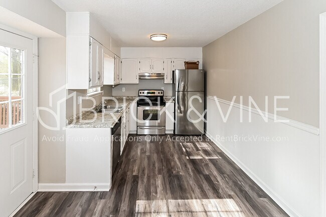 Building Photo - 3109 Fieldstone Cir