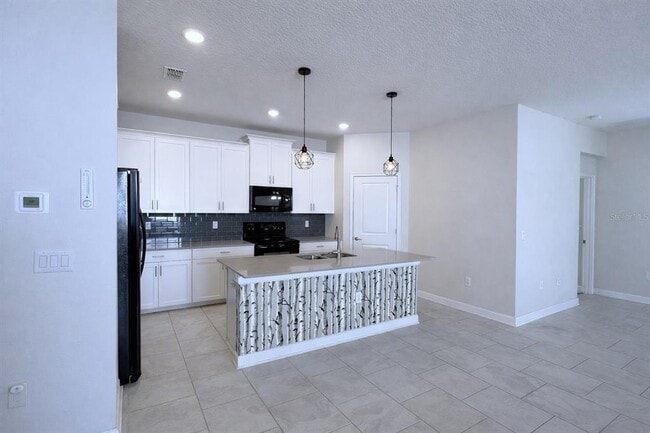 Building Photo - 3943 Cortland Dr