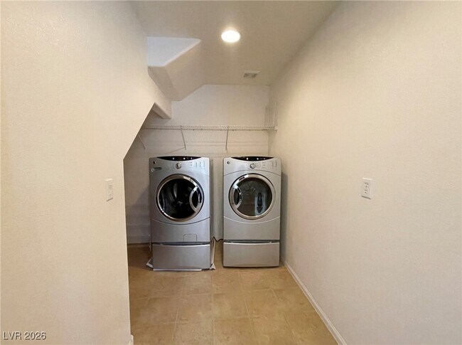 Building Photo - 1829 Cape Cod Landing Dr