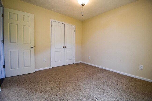 Building Photo - Coming Soon! 3 Bedroom 2 Bathroom- Pets Considered