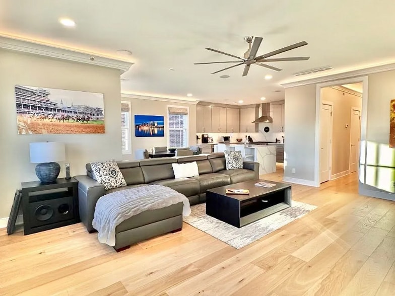 Primary Photo - 12079 River Beauty Loop