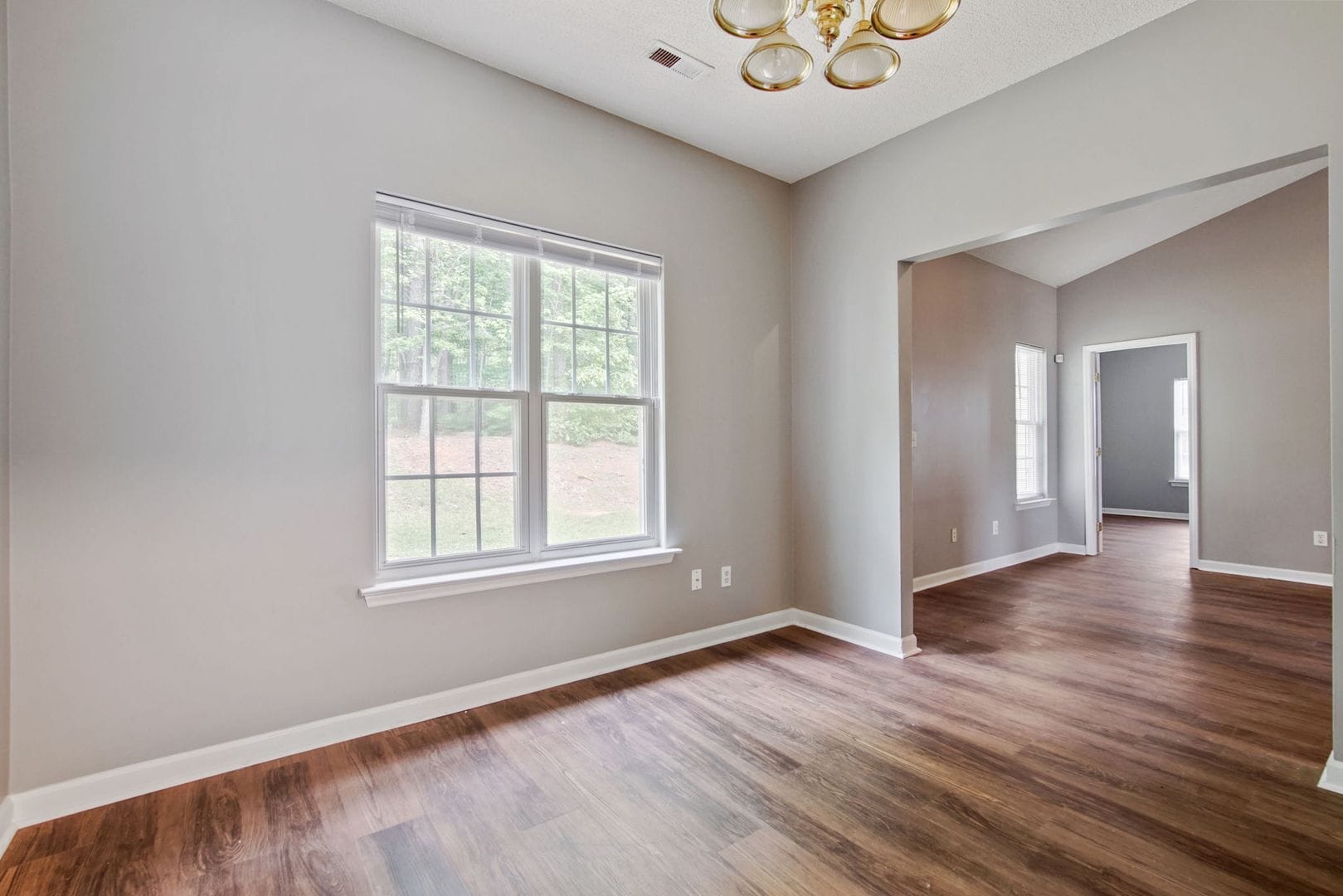 Building Photo - 1117 Aaron Dr