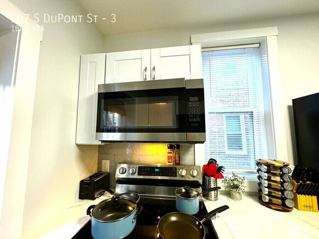 Building Photo - 207 S Dupont St