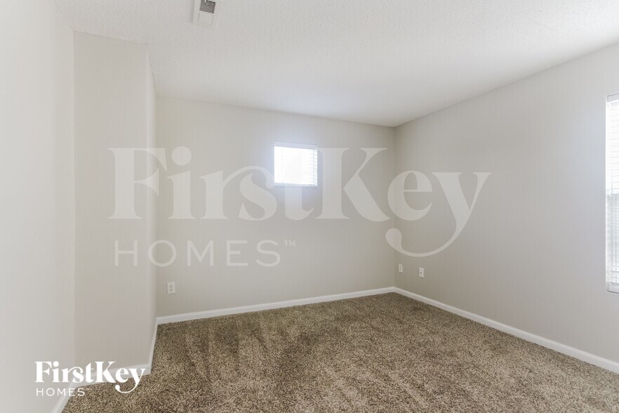 Building Photo - 10423 Apple Creek Dr