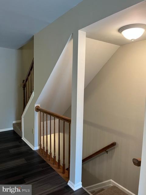 Building Photo - 1049 Wingate Ct