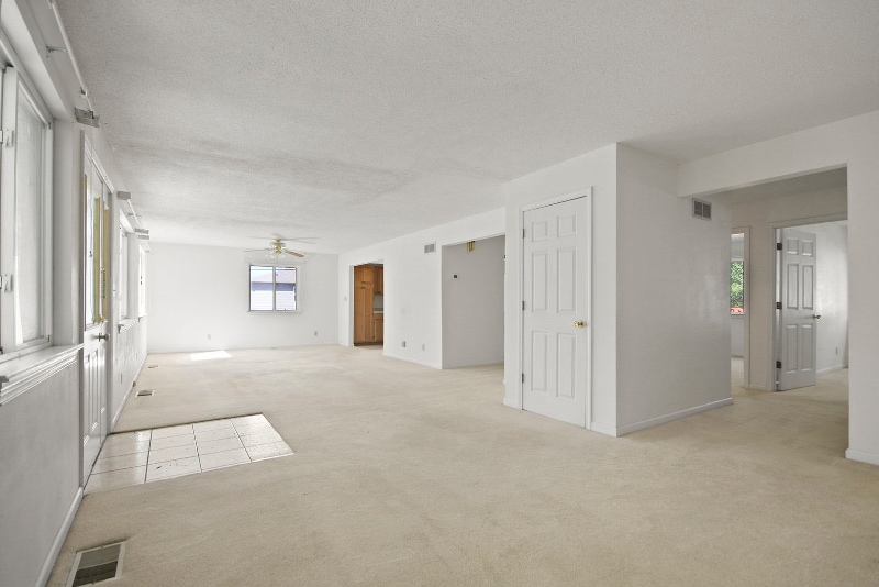 Building Photo - 707 E Brick St